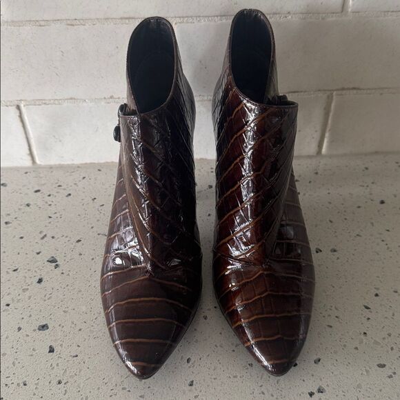 Via Spiga LYDIA Brown Leather Crocodile-Embossed Ankle Boots Pointy Toe Size 7.5 - Picture 2 of 15